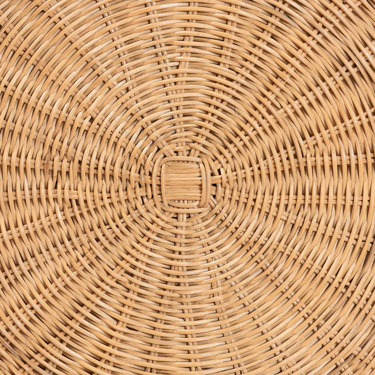 Avalon Scallop Natural Rattan Pedestal Side Table - Round Handwoven Wicker Accent Table with Skirted Base, Boho Coastal Style Furniture for Living Room, Hallway or Sunroom