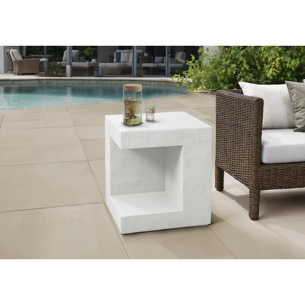 Caronia - Accent Table 25"H Indoor Or Outdoor Side Table Nightstand End