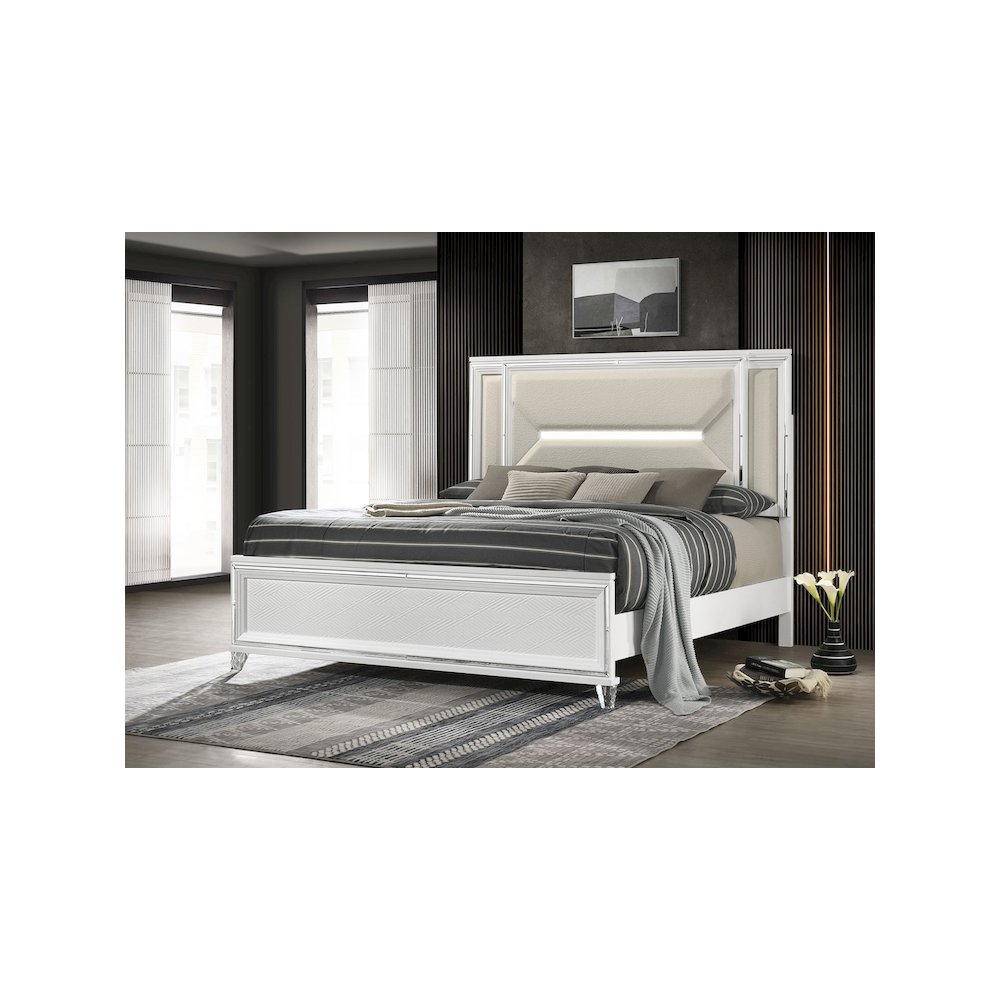 Alya Marmore Queen Boucle Upholstered Panel Bed – Italian Design LED Headboard White