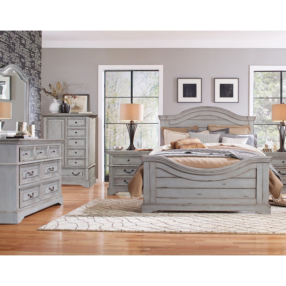 Stonebrook Queen Panel Bed - Light Distressed Antique Gray