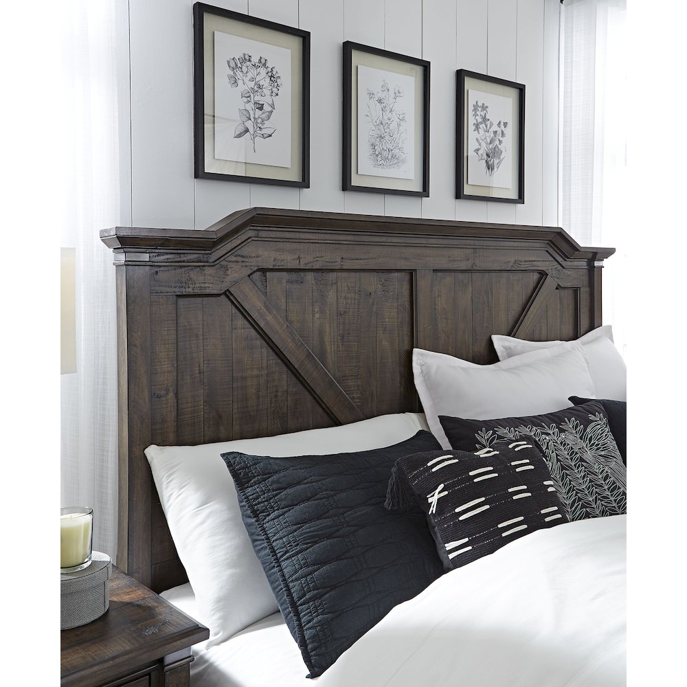 Parlen Queen Whiskey Barrel Wood Panel Bed – Rustic Style with Panel Footboard