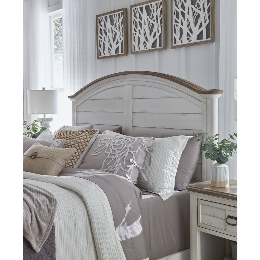 Cohyn Meadowbrook Queen Bed Whitewash Finish – Farmhouse Style with Arched Headboard