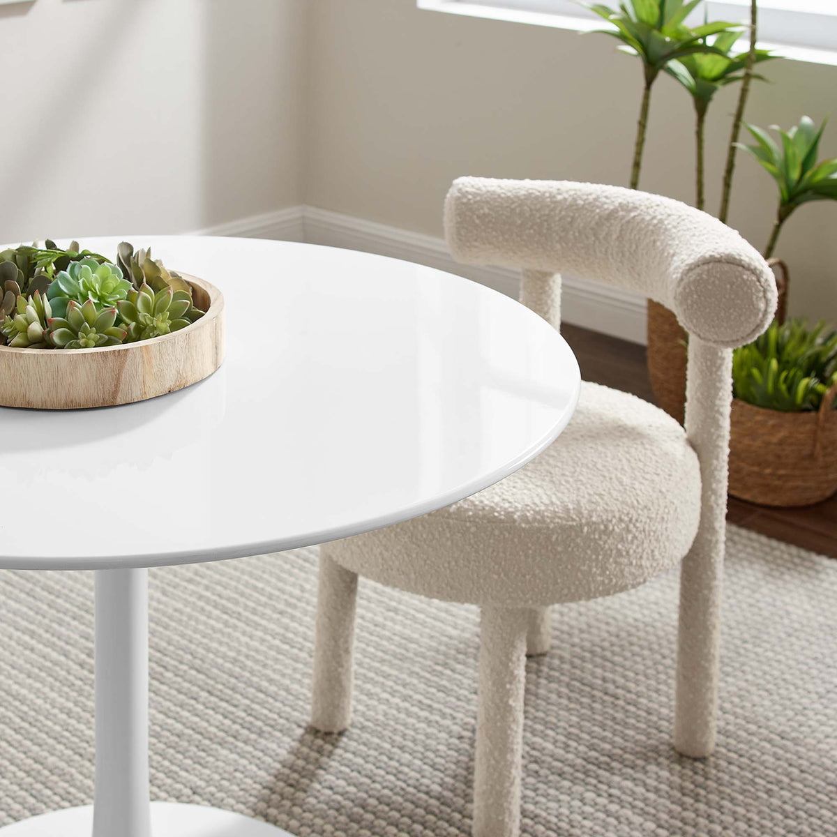 Lippa 40" Round Wood Dining Table, White