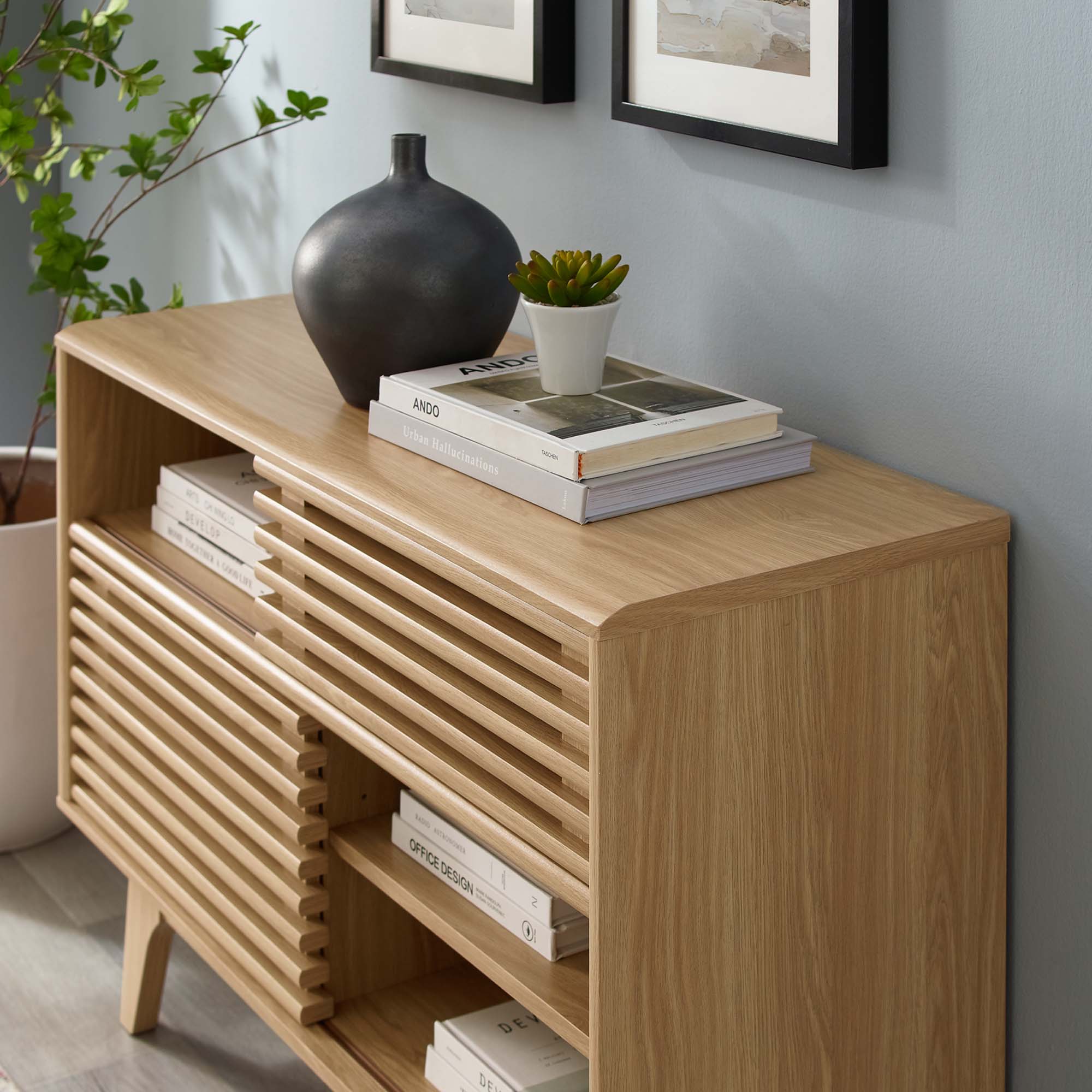 Render Display Stand, Oak