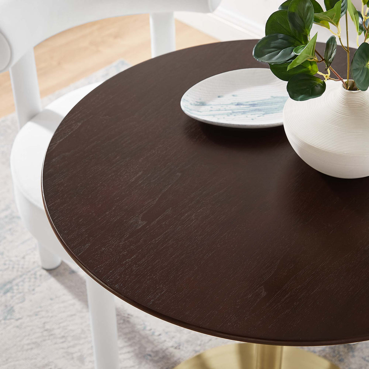 Lippa 28" Round Wood Dining Table, Gold Cherry Walnut