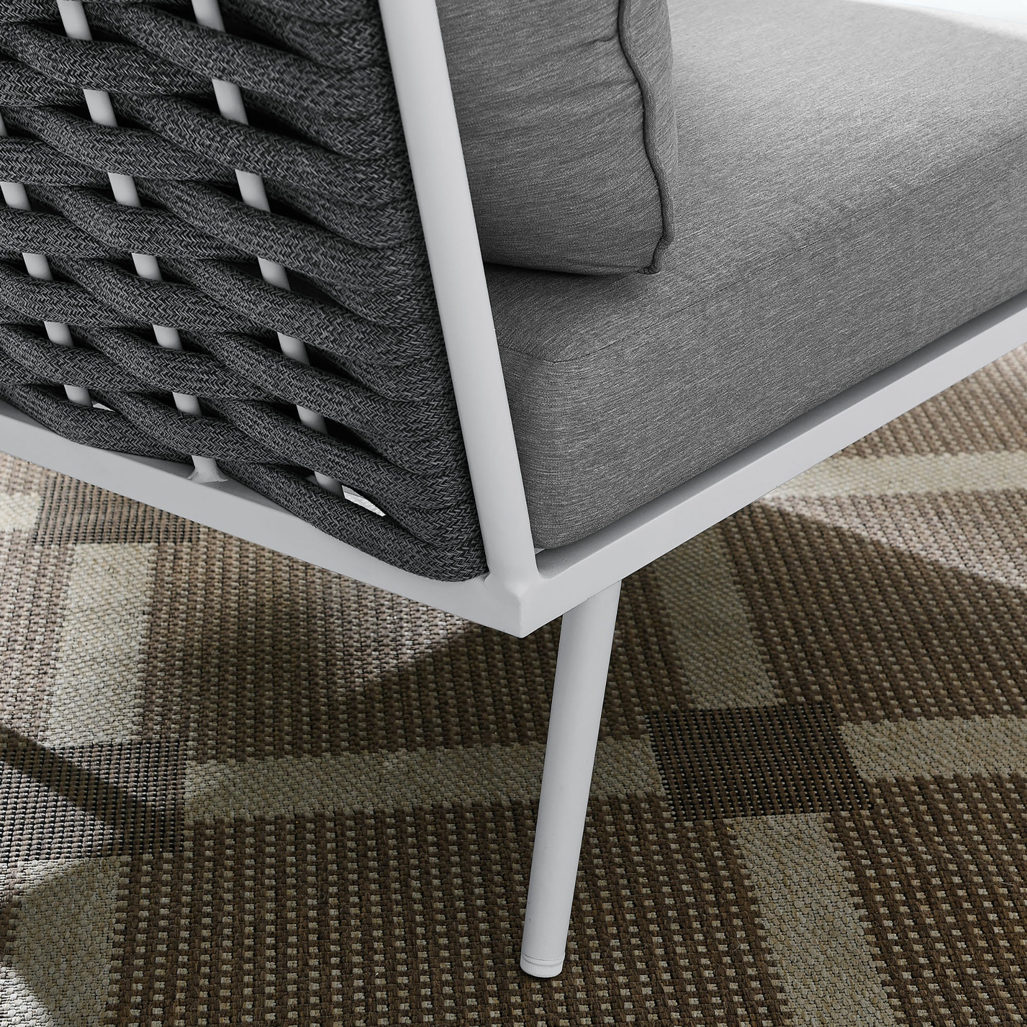 Stance Outdoor Patio Aluminum Corner Chair, White Gray