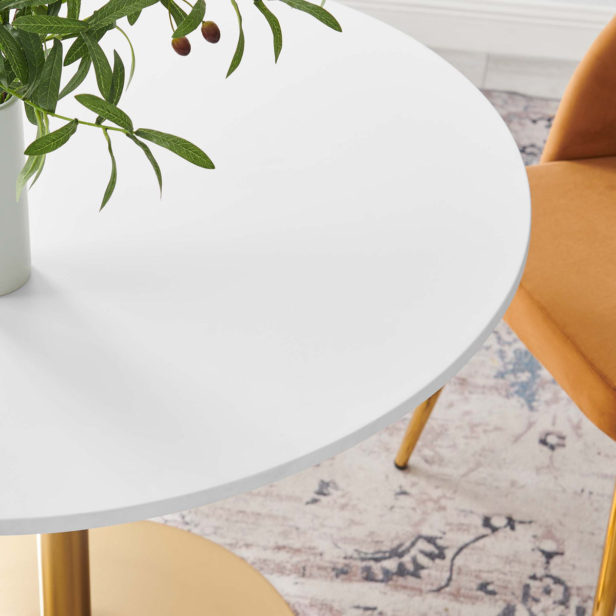 Pursuit 40" Dining Table, White Gold