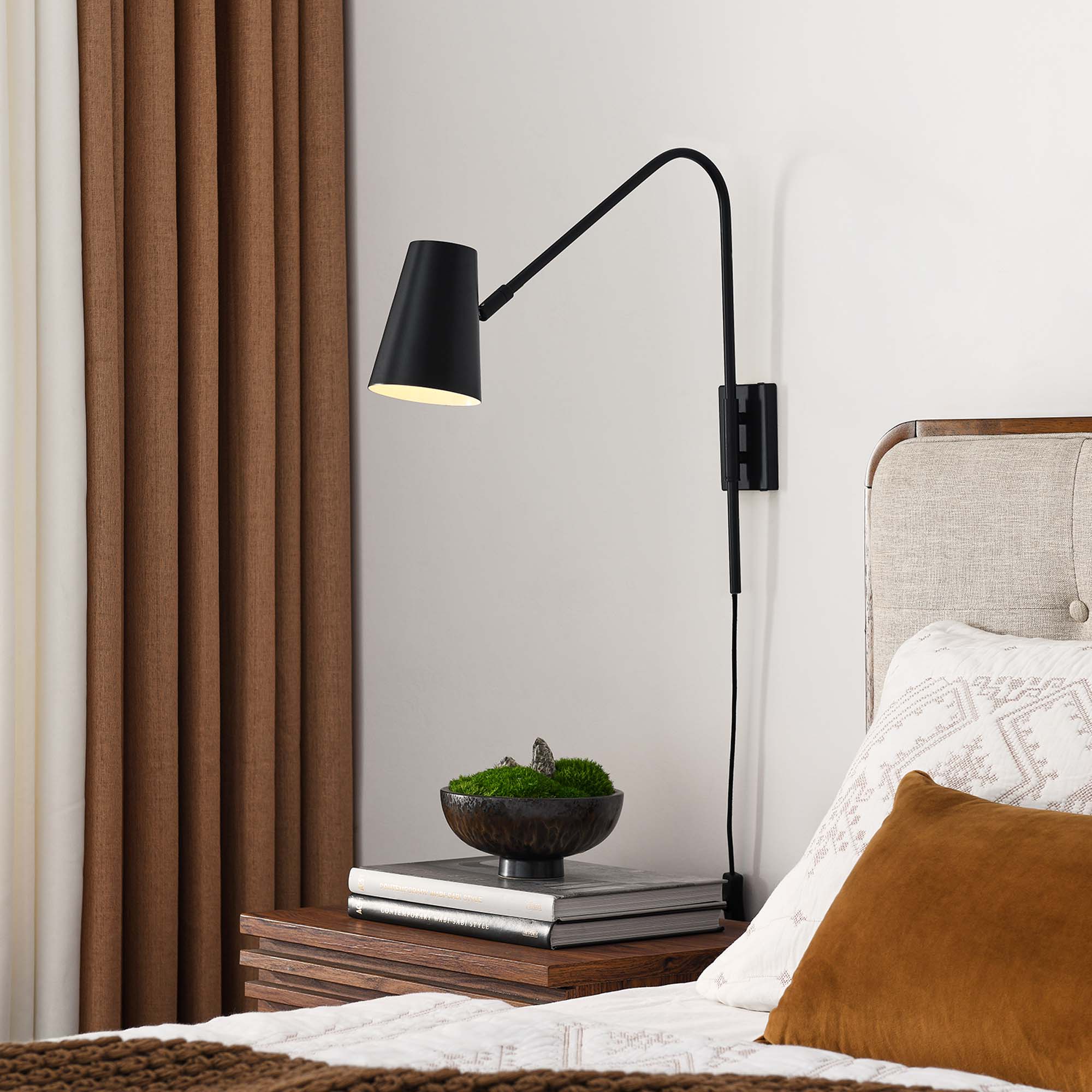 Faye Metal Wall Sconce, Black