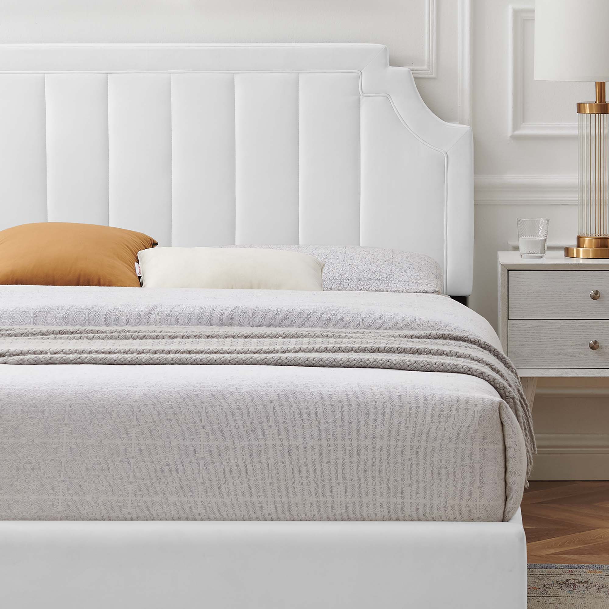 Elyra Queen White Velvet Platform Bed – Stain-Resistant Tufted Headboard Design