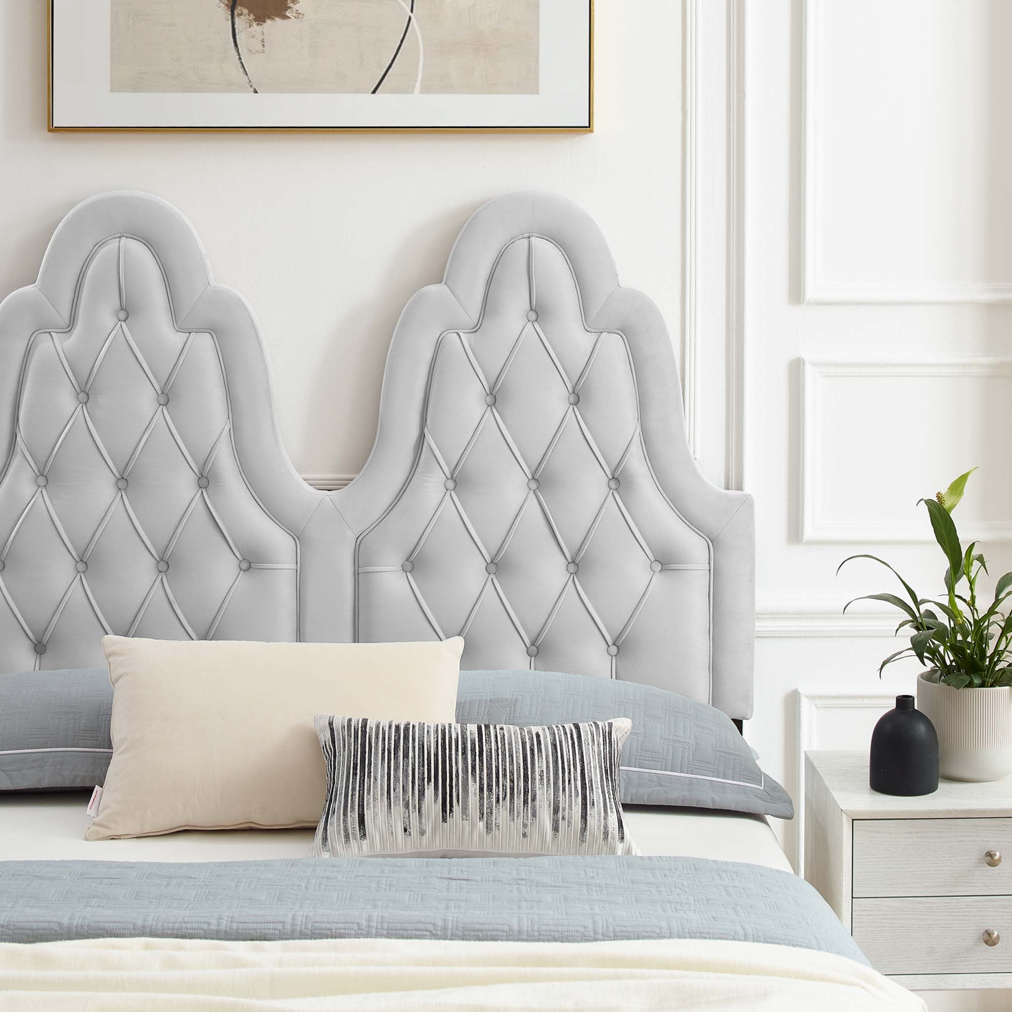 Maia Alexandria Queen Light Gray Velvet Platform Bed – Tufted Headboard, Modern Glam