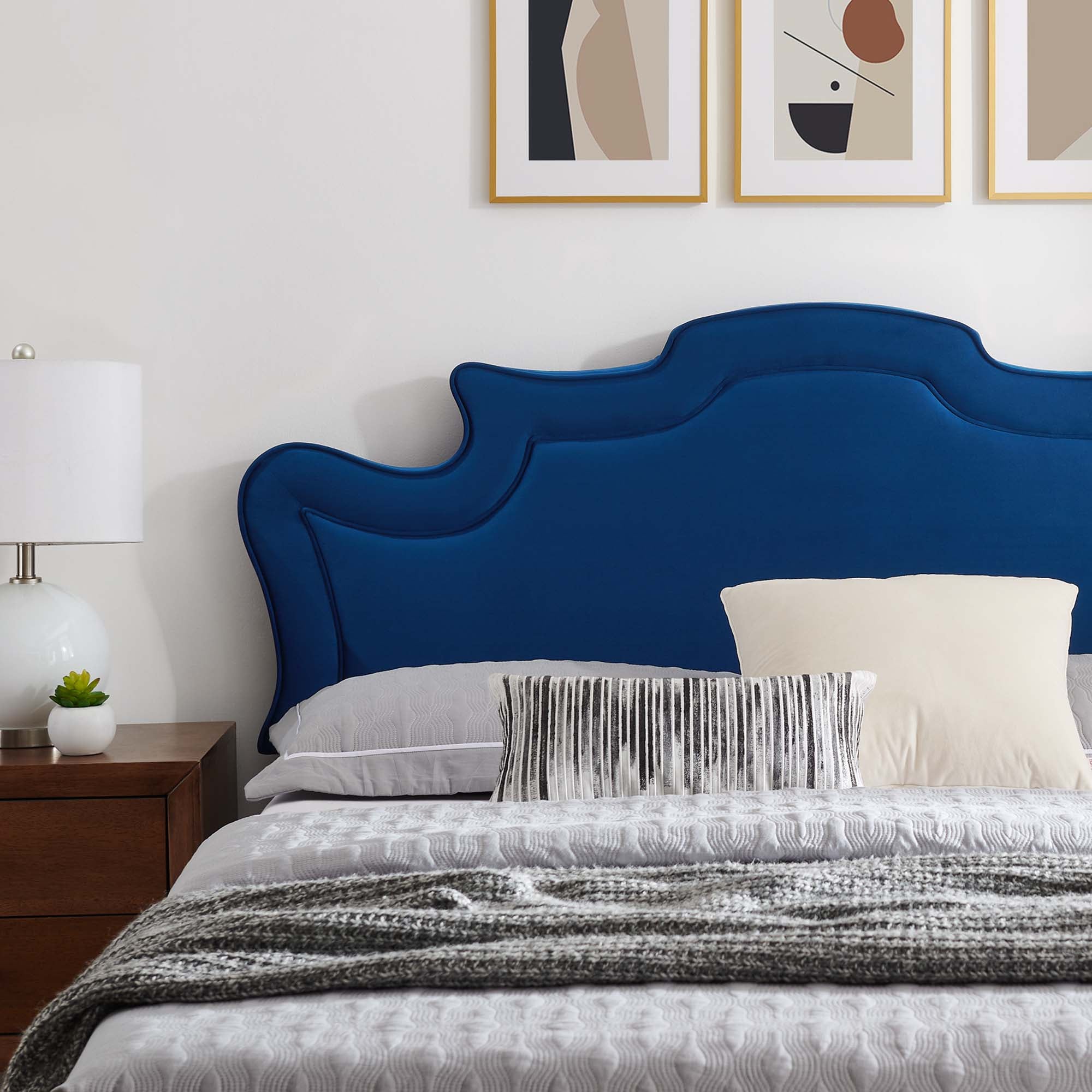 Pristine Performance Velvet King Platform Bed Navy – Victorian Headboard