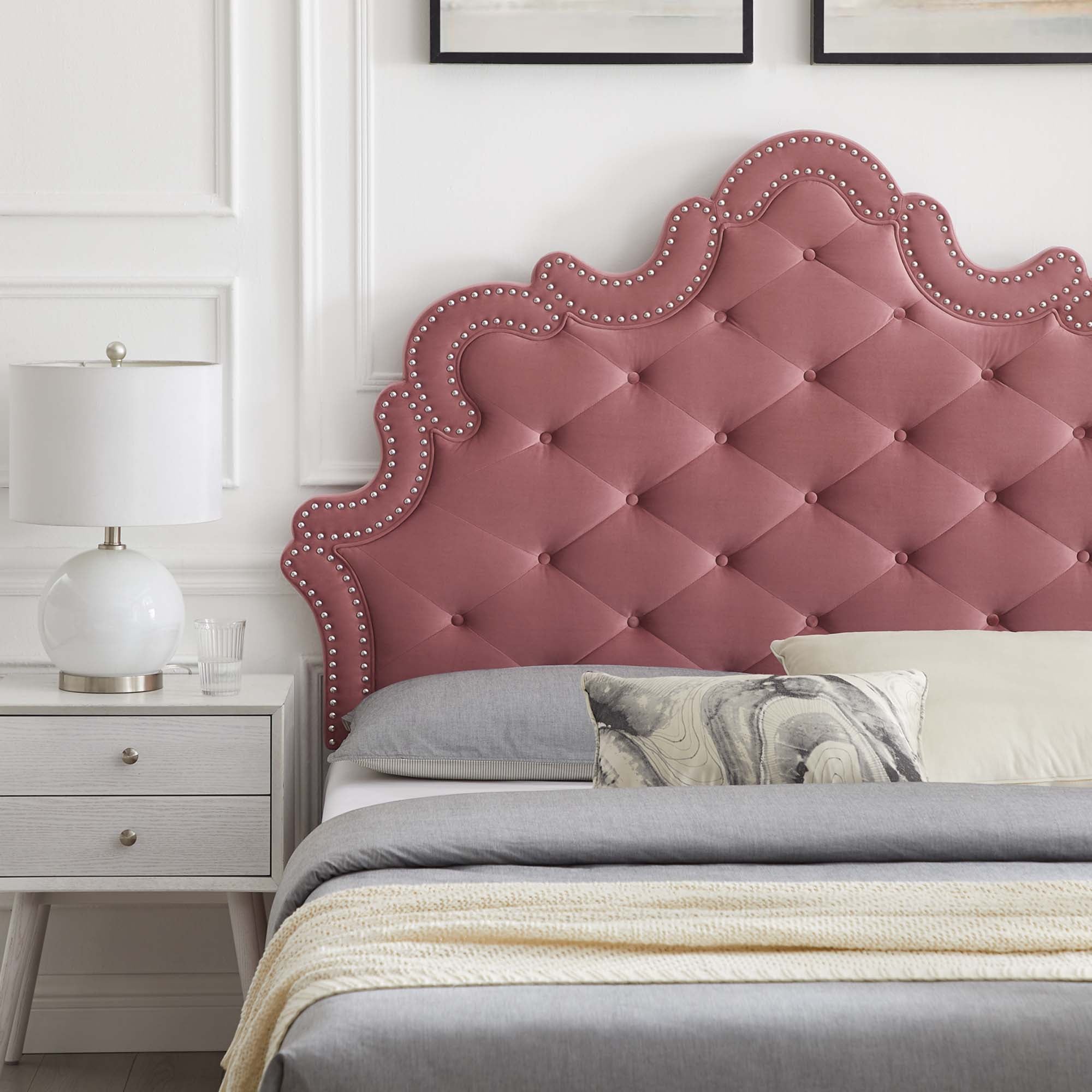 King Isle Victorian Platform Bed – Button-Tufted Performance Velvet Dusty Rose