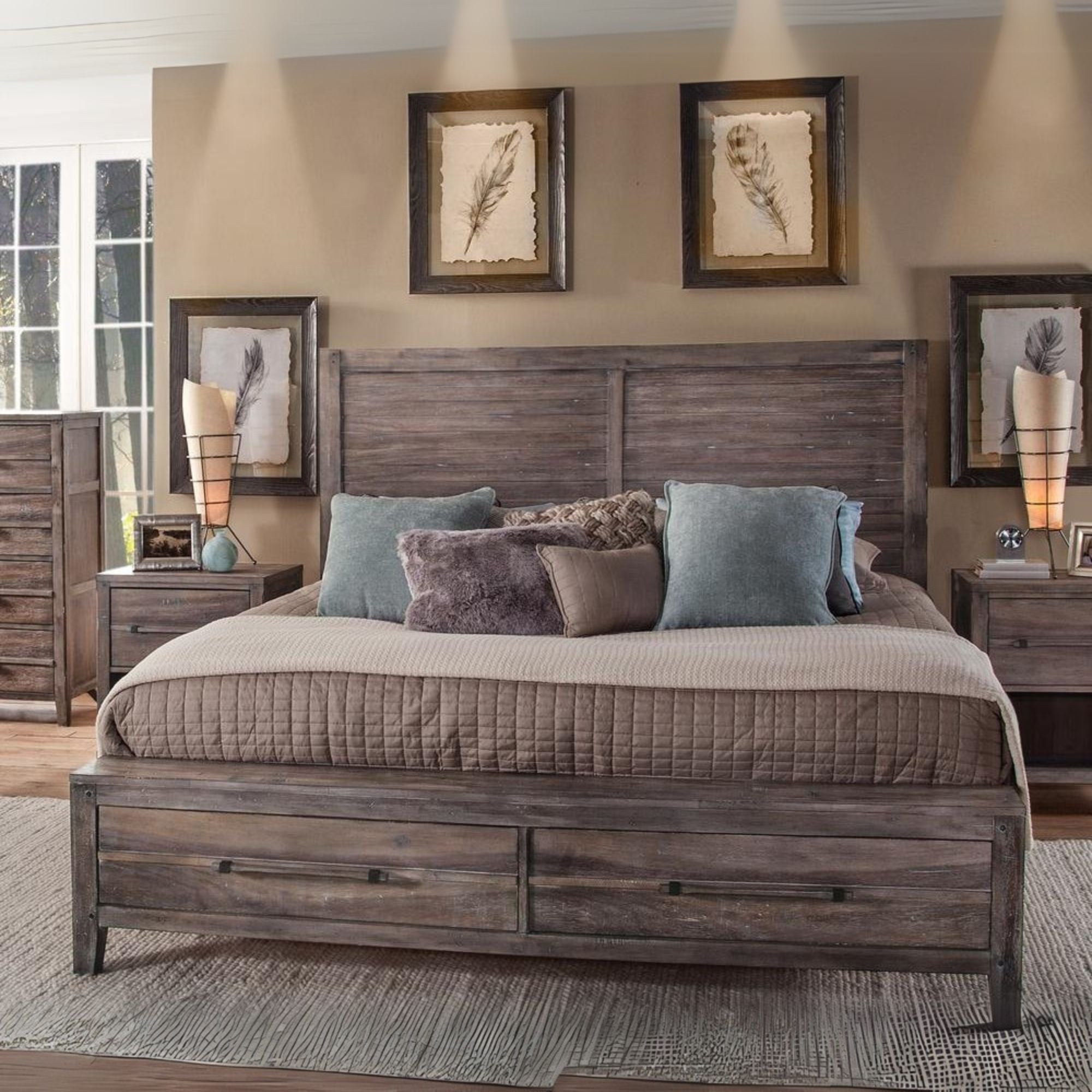 Telsi Aurora Queen Weathered Grey Wood Panel Bed – Rustic Storage Footboard Design