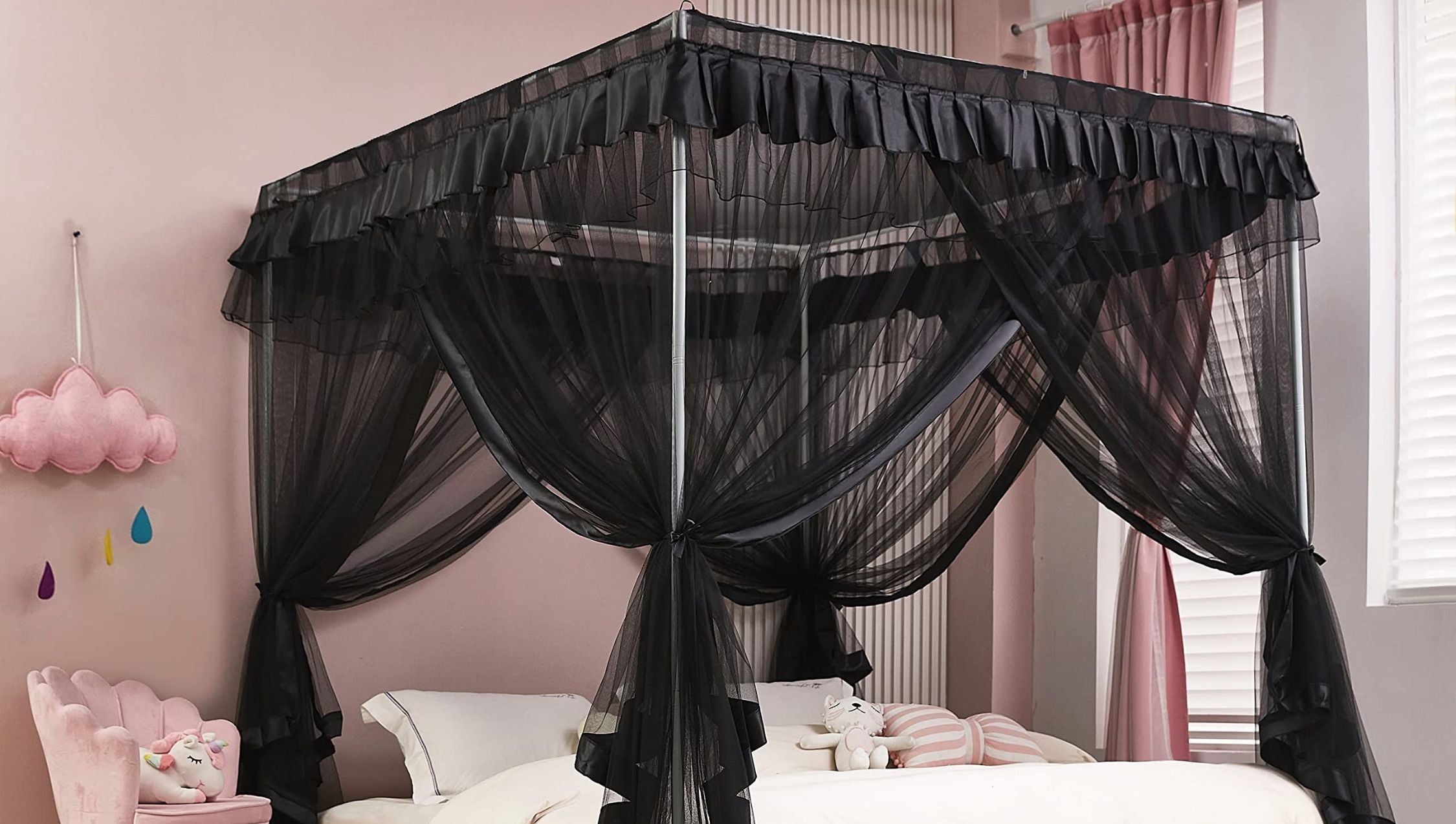 Black Canopy Bed