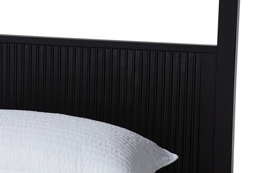 Cayla King Rubberwood Canopy Bed Tapered Legs & Solid Slat Support