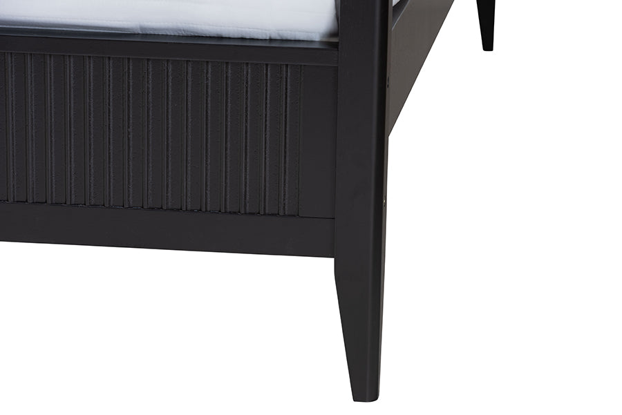 Cayla King Rubberwood Canopy Bed Tapered Legs & Solid Slat Support
