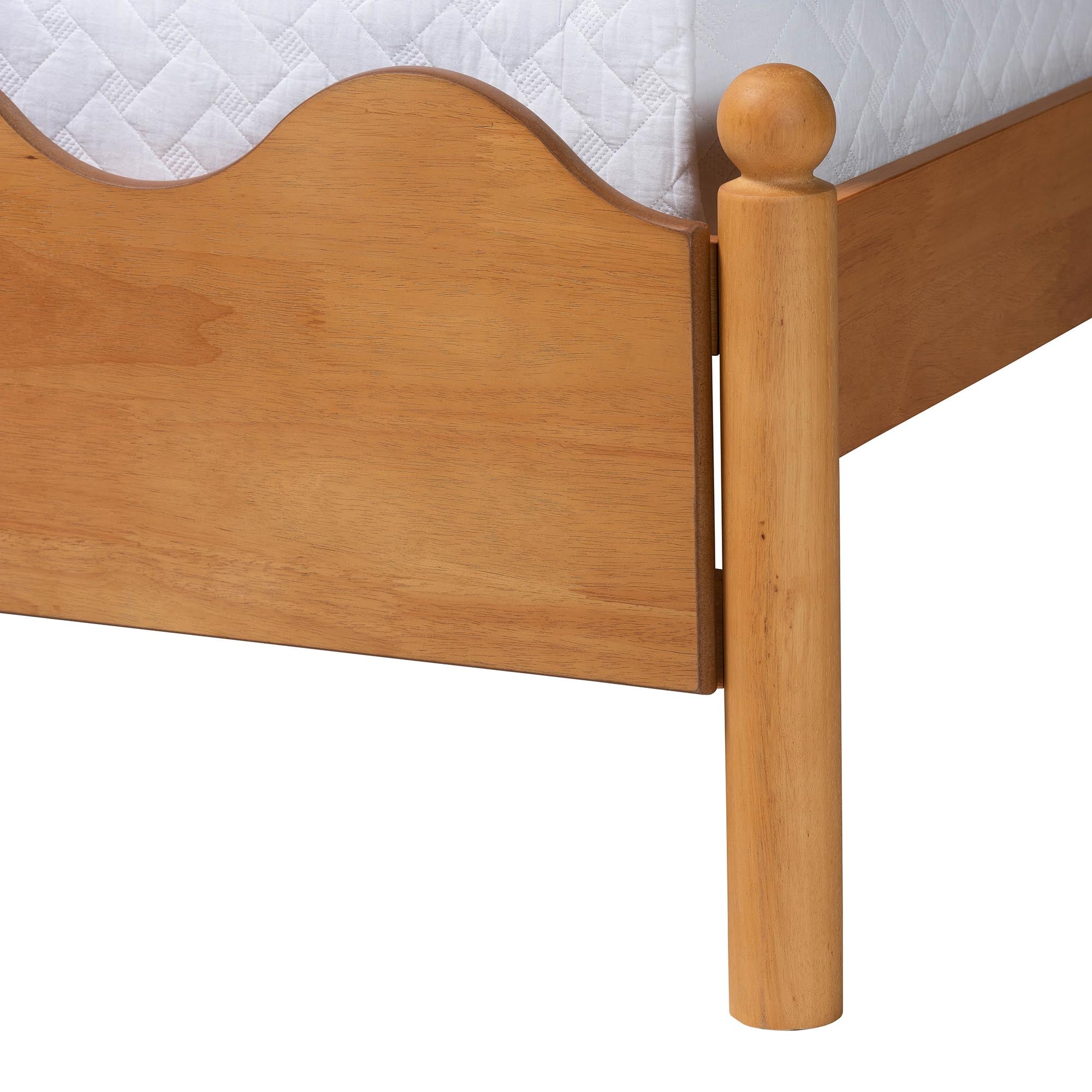 Malaya Modern Oak Brown Wood Queen Platform Bed with Scalloped Edges