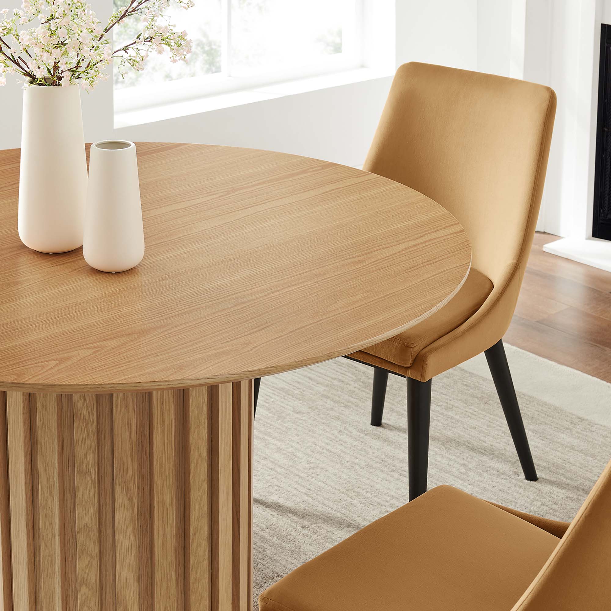 Senja 47" Round Dining Table, Oak