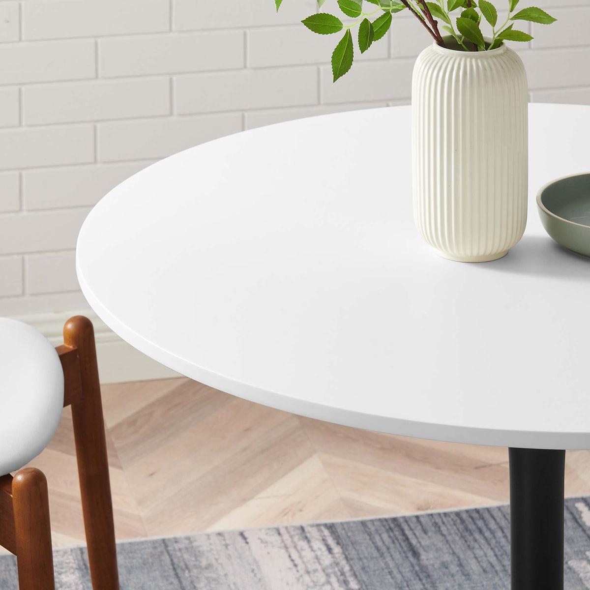 Pursuit 40" Dining Table, White Black