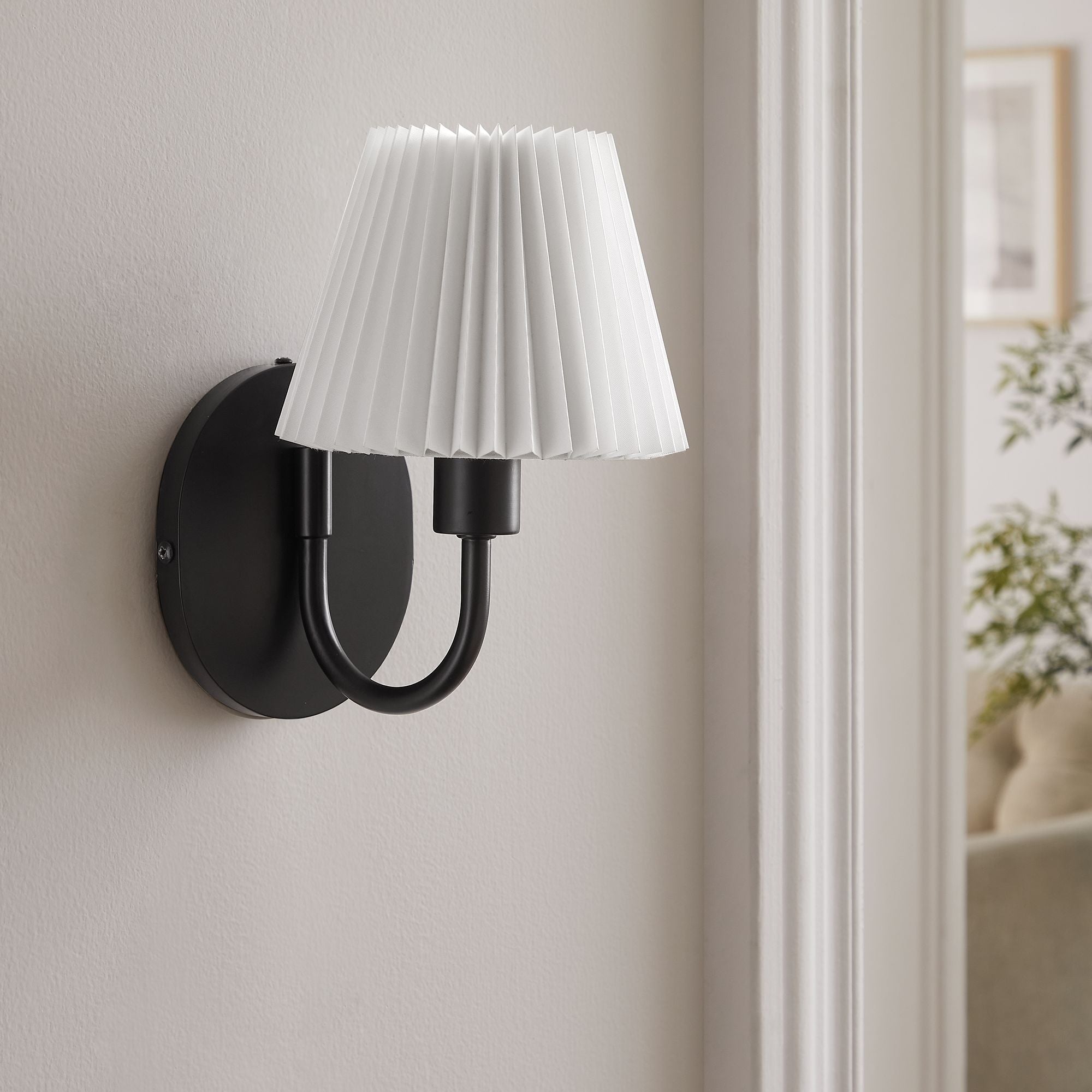 Wave Wall Sconce, Black