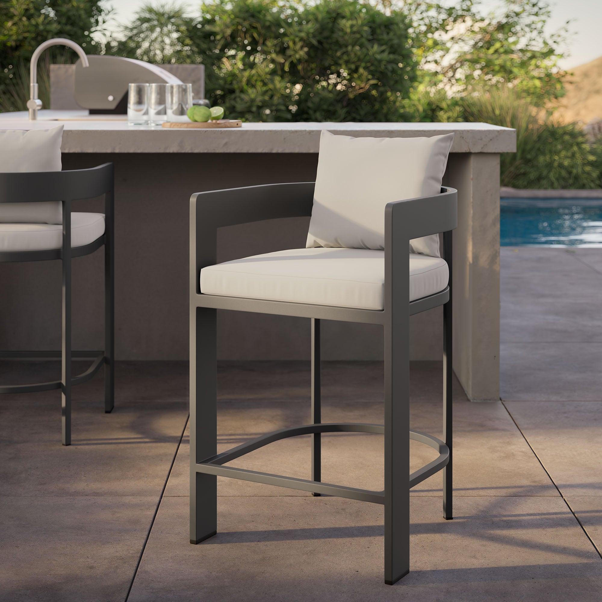 Tahoe Outdoor Patio Patio Aluminum Counter Stool, White