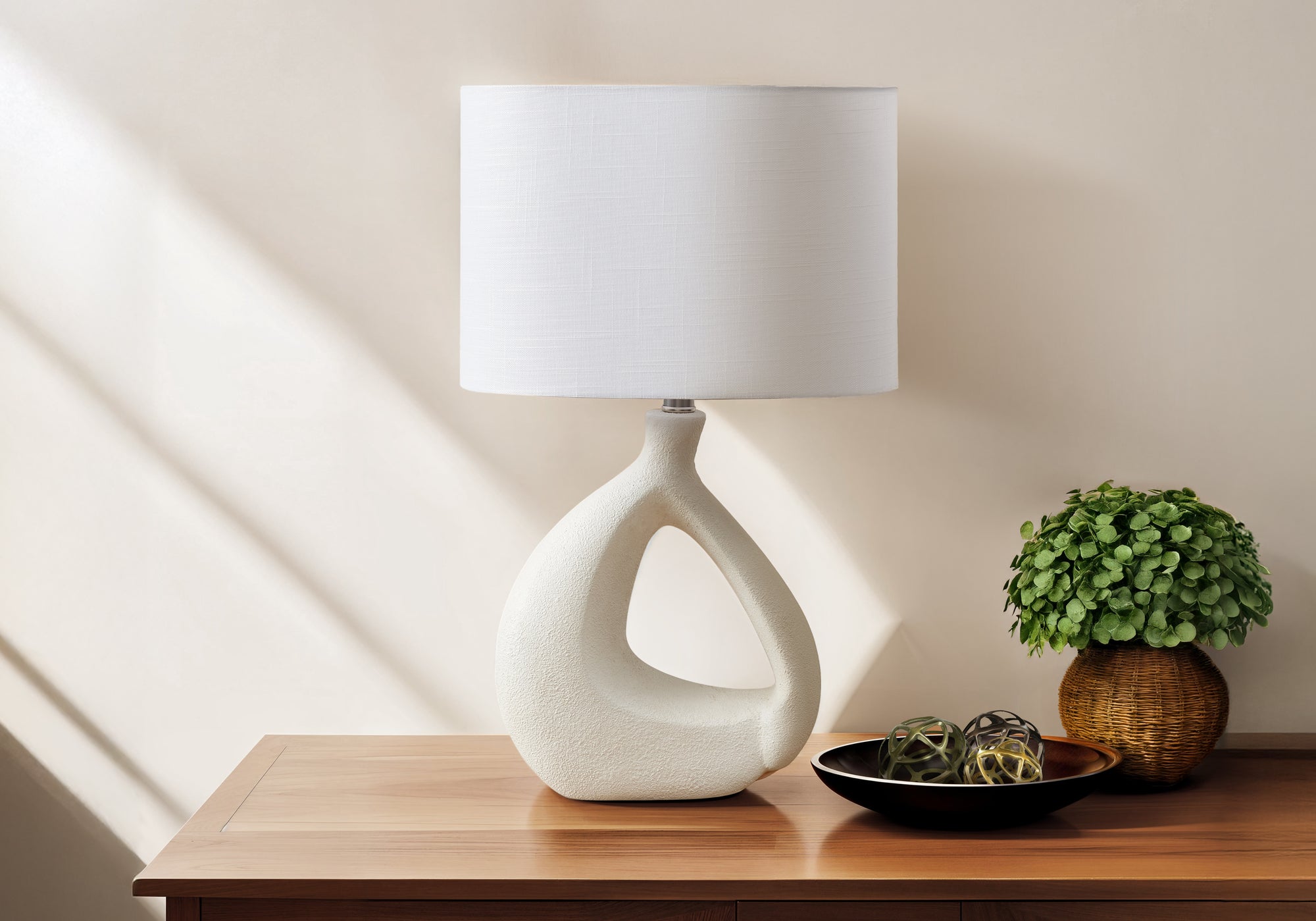 Eladio - Lighting 23"H Table Lamp Ivory Resin Ivory / Cream Shade