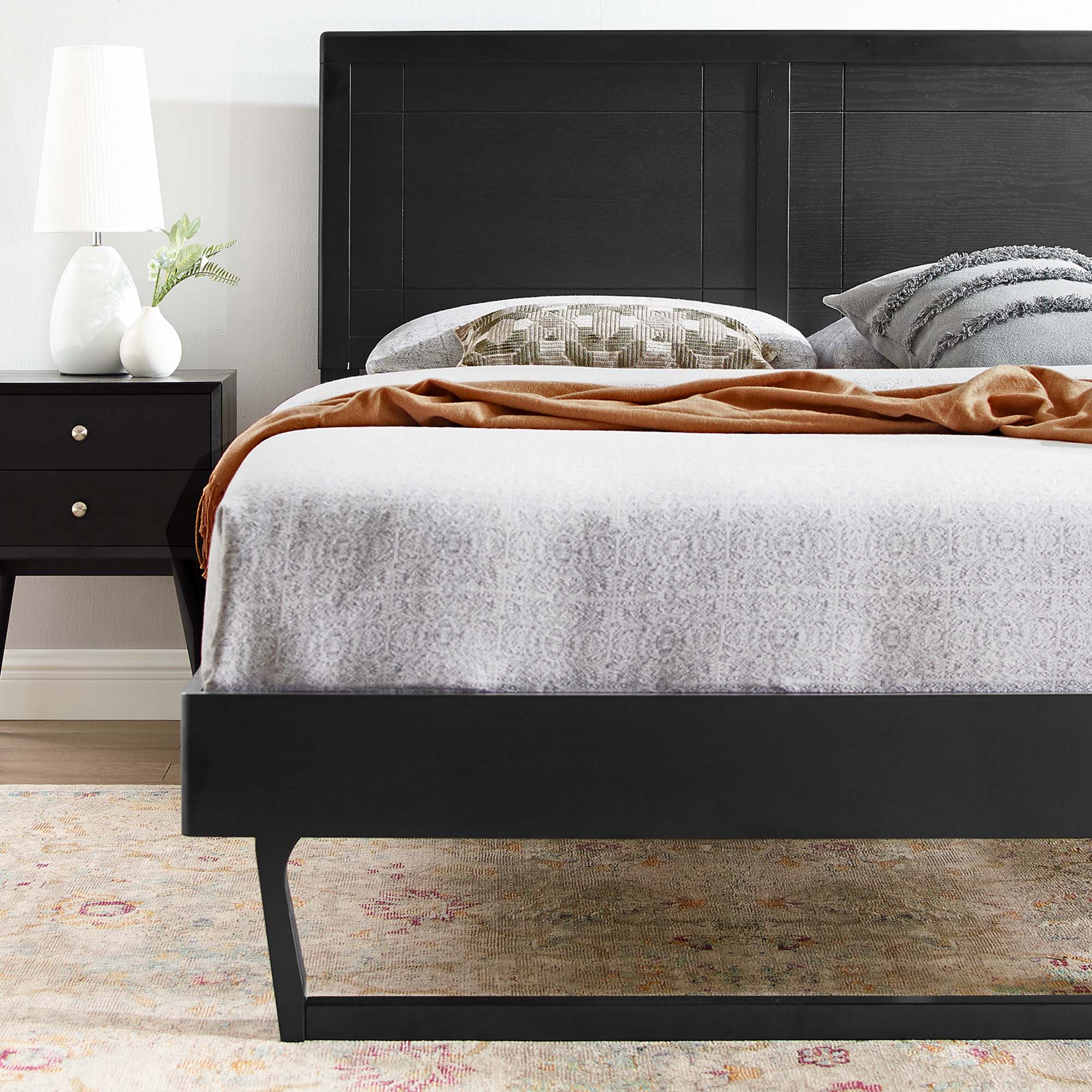 Marlee Black Full Wood Platform Bed With Angular Frame