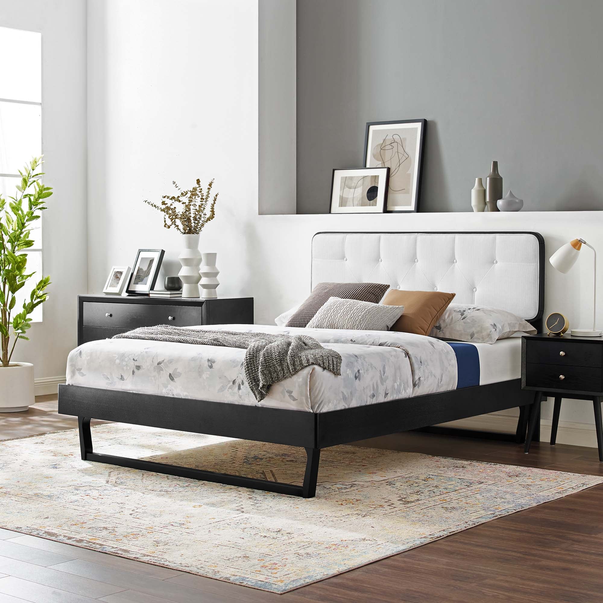 Bridgette Black White Full Wood Platform Bed With Angular Frame