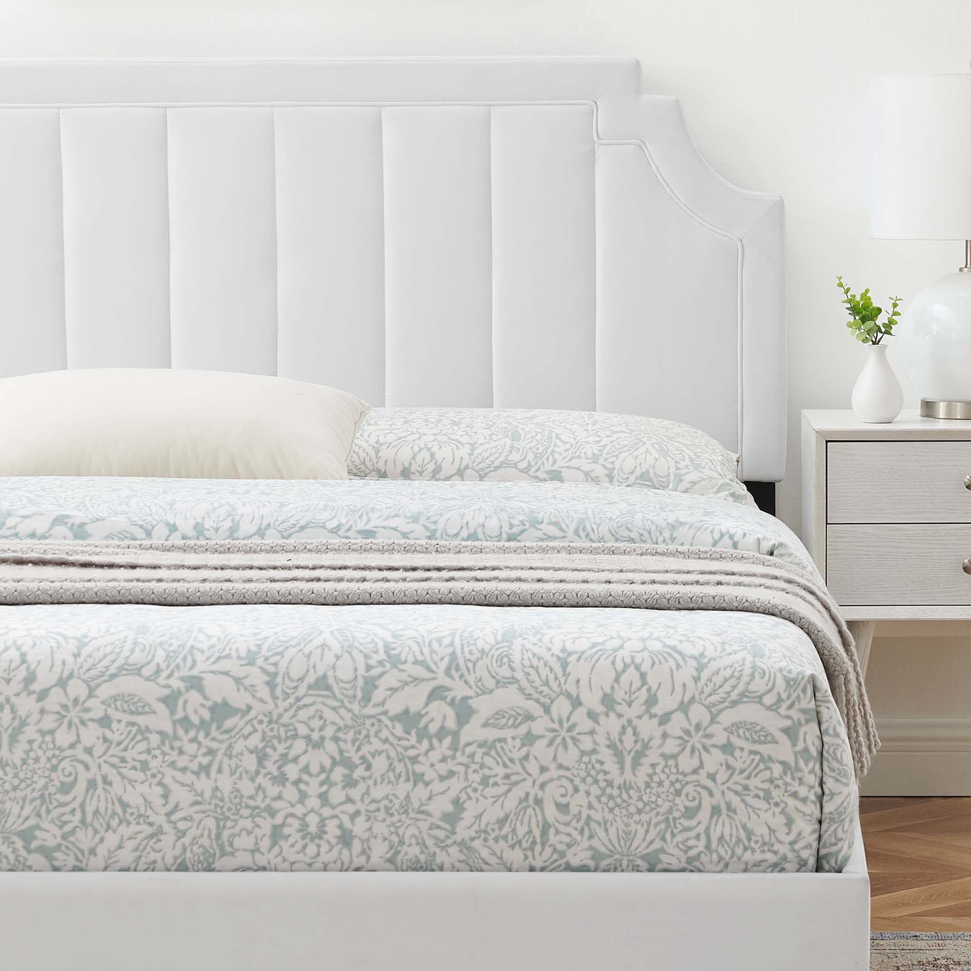 Sienna White Performance Velvet Twin Platform Bed