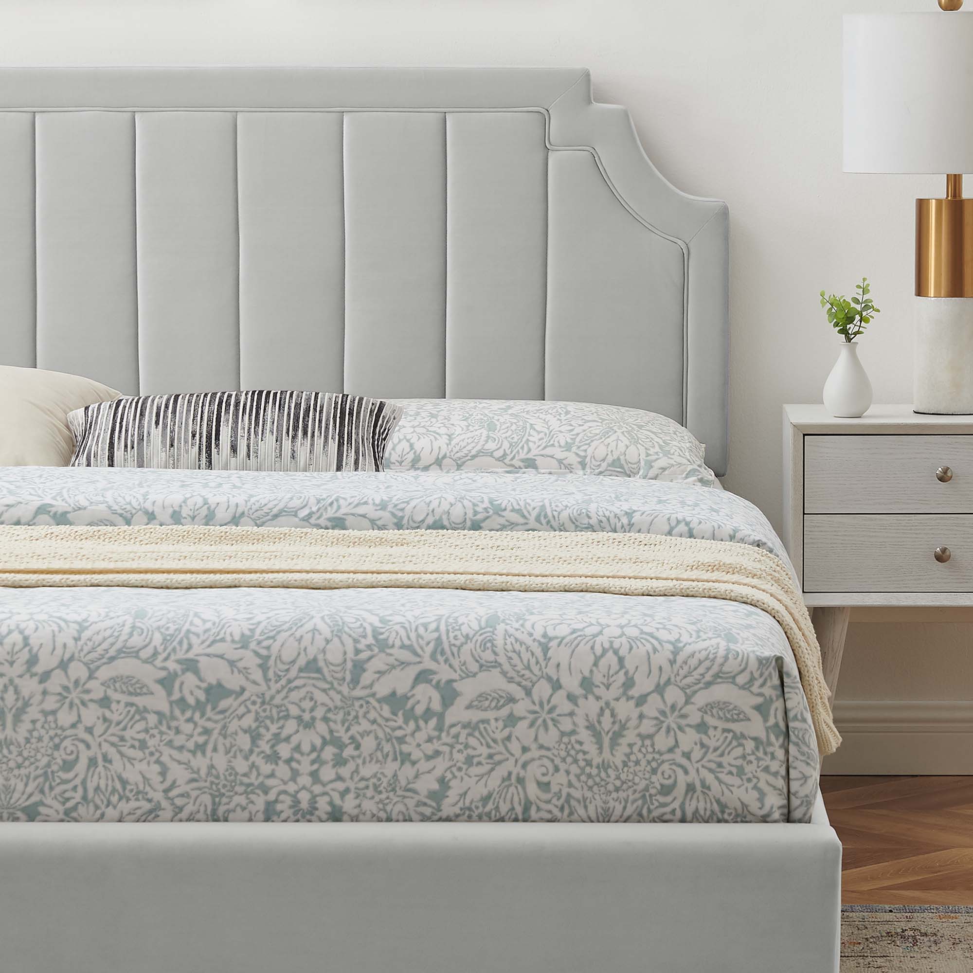 Sienna Light Grey Performance Velvet Full Platform Bed