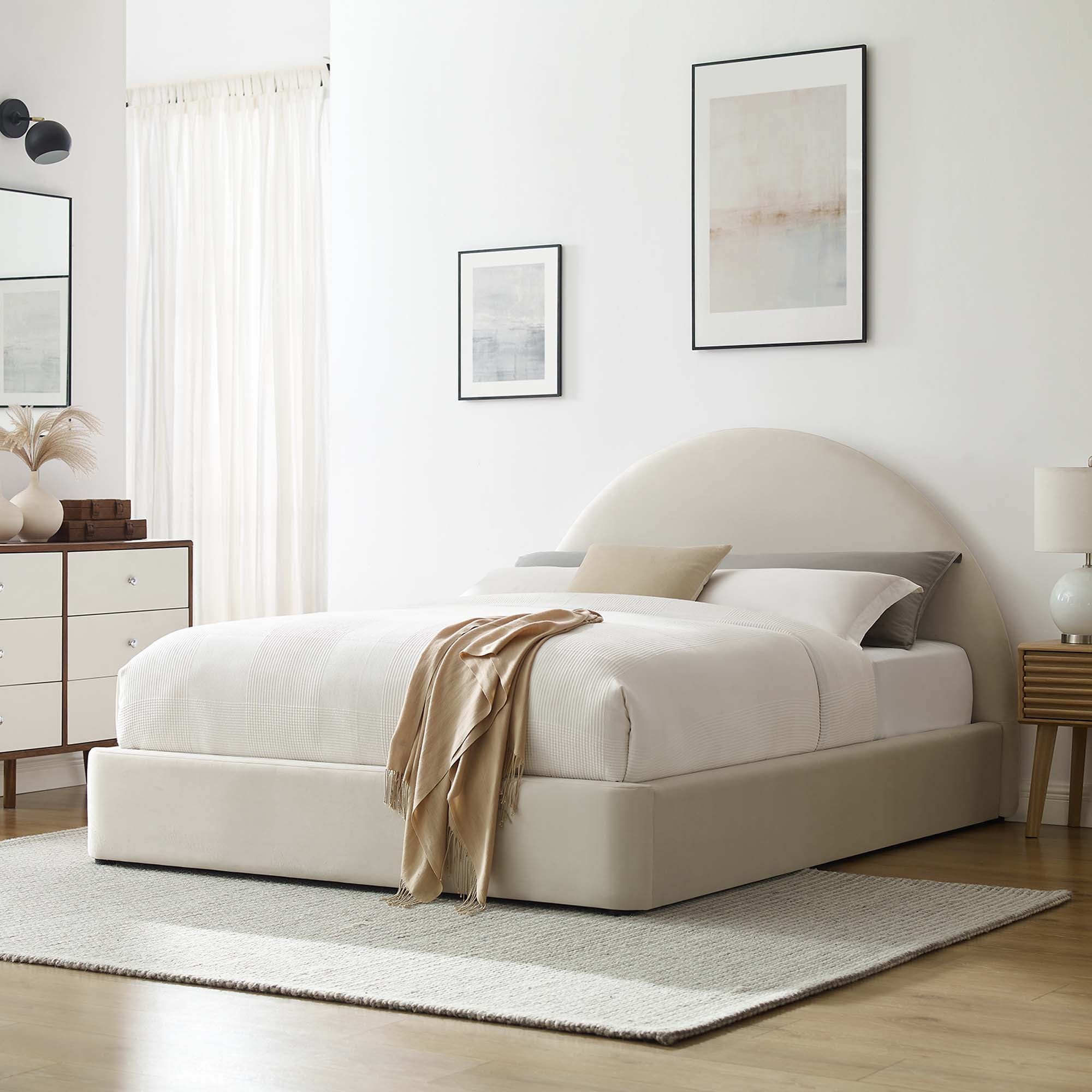 Resort Alabaster Performance Velvet Arched Round Full Platform Bed
